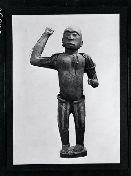 Statue en bois : roi Ghezo
