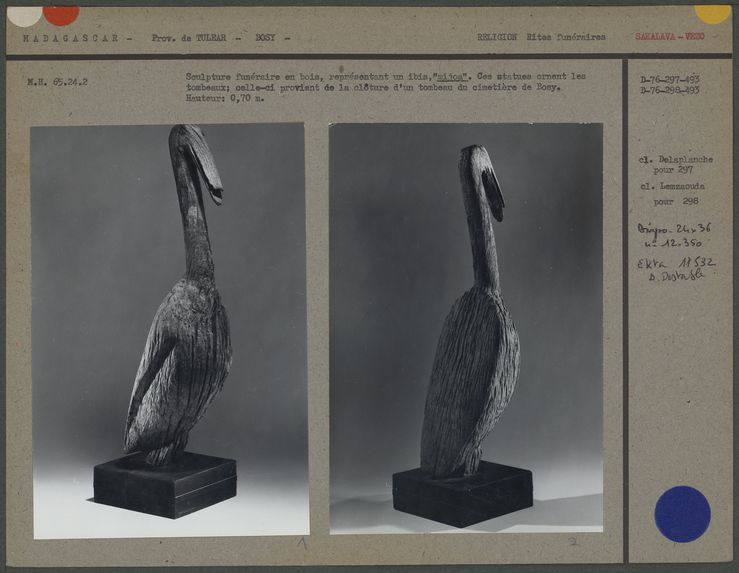 Sculpture funéraire en bois, représentant un ibis