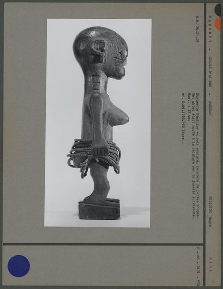 Statuette en bois sculpté (profil)