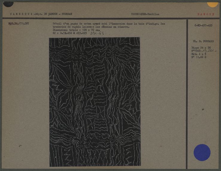 Détail d'un pagne de coton, dessins en réserve