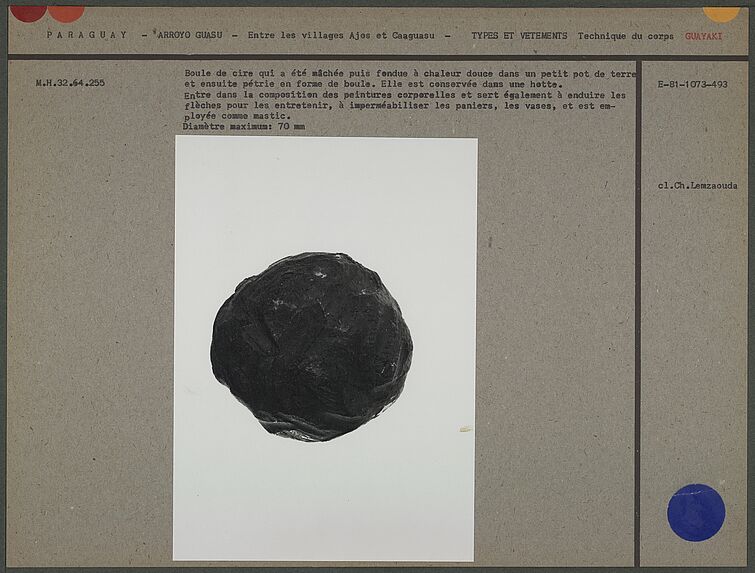 Boule de cire qui a été mâchée