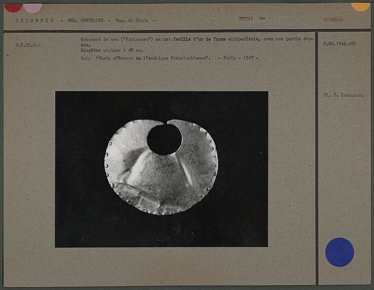 Ornement de nez en or : feuille d'or