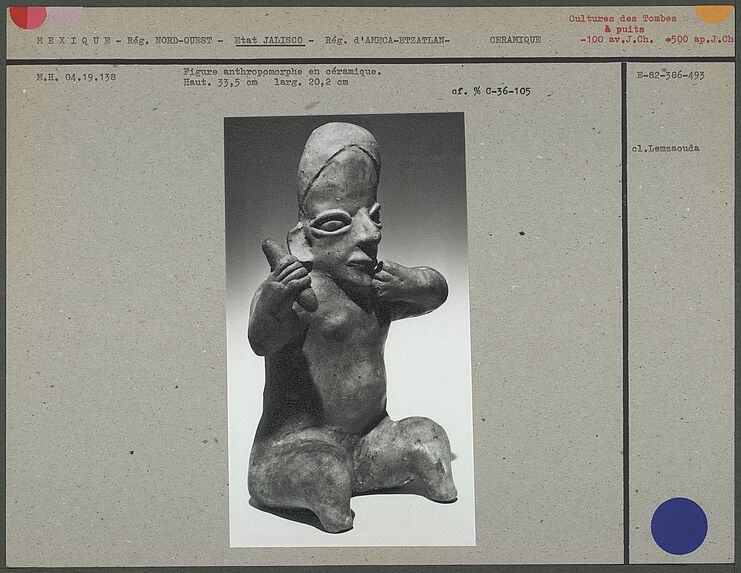 Figure anthropomorphe en céramique