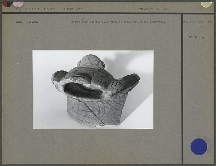 Fragment de poterie en céramique