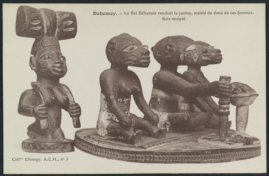 Dahomey - Le Roi Béhanzin rendant la justice, assisté de deux de ses femmes - Bois sculpté