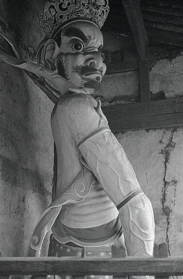 Grande statue en stuc