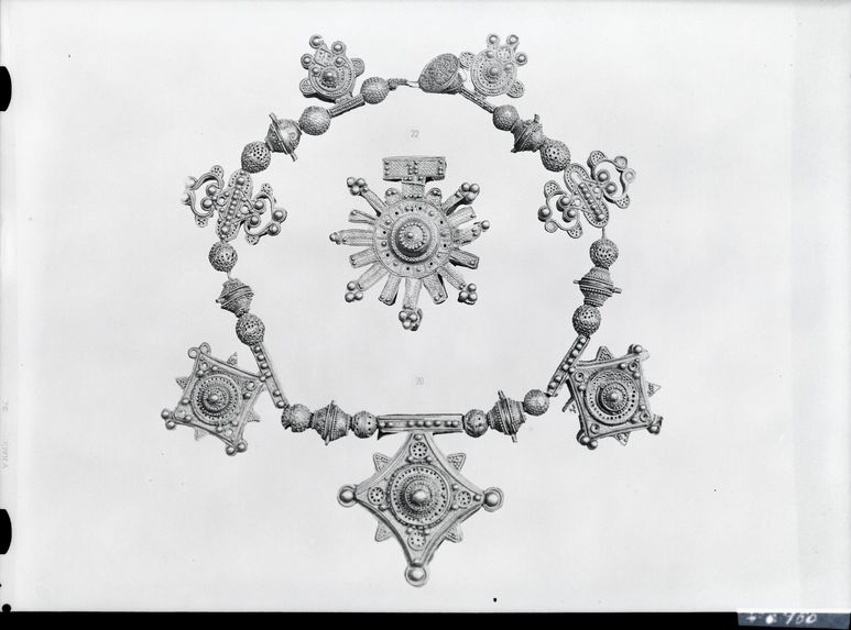 Sans titre [Musée de la France d'Outre-Mer : bijoux de Mauritanie et du Niger]