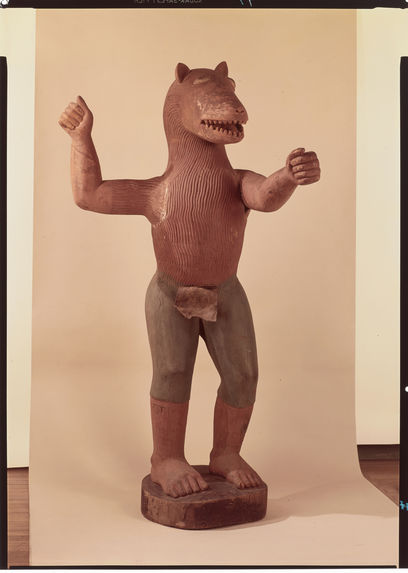 Statue en bois sculpté représentant Glèlè, roi du Dahomey, sous la figure d'un lion
