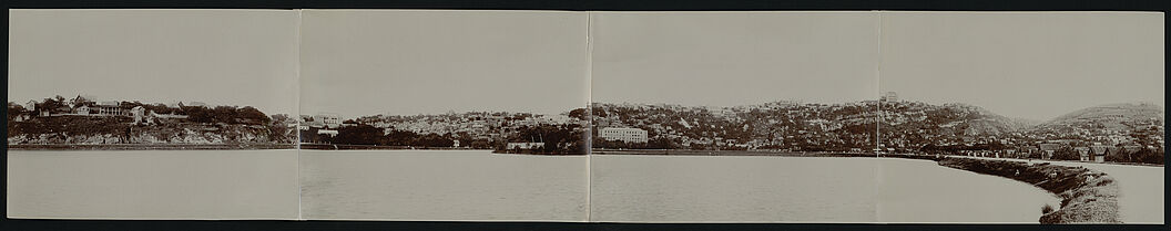 Sans titre [panorama des collines de Tananarive avec une étendue d'eau et des pêcheurs au premier plan]