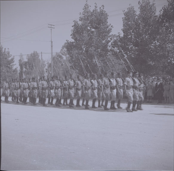 Revue pour le général de Gaulle. Infanterie du Levant