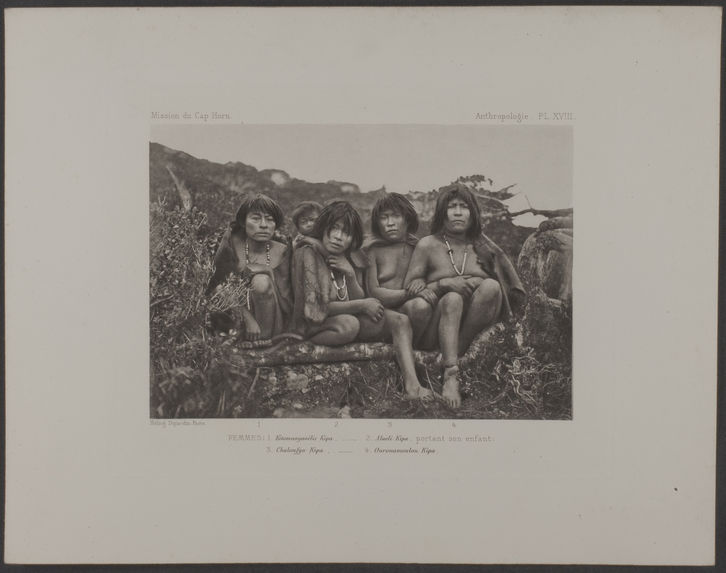 PL. XVIII. Femmes : 1. Kitamaoyaoélis Kipa, 2. Alaéli Kipa, portant son enfant ; 3. Chaloufya Kipa, 4. Ourouamoulou Kipa