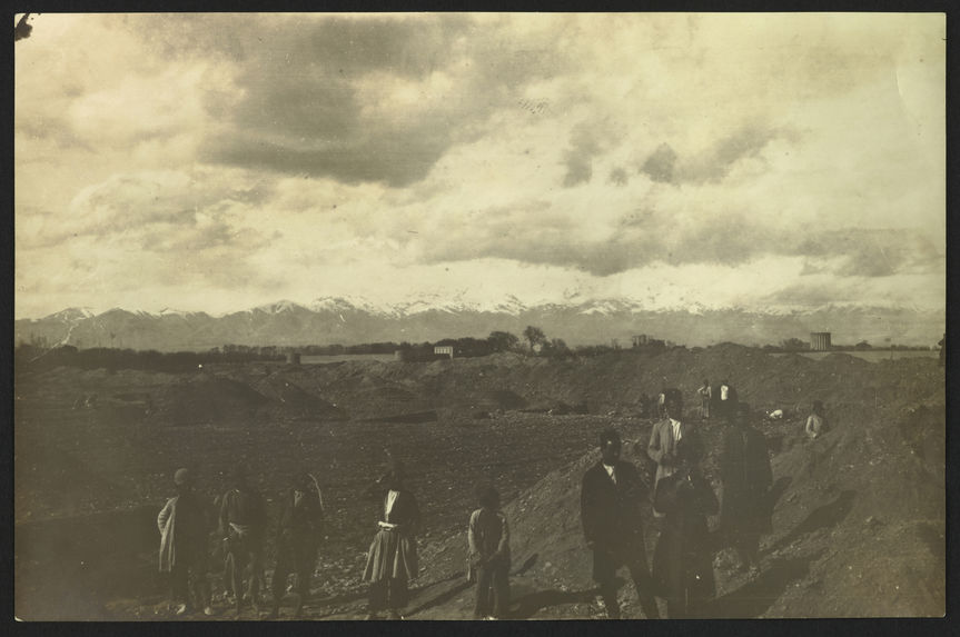 Ensemble de photographies d'objets du musée d’ethnographie du Trocadéro