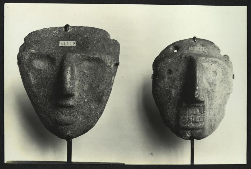 Ensemble de photographies d'objets du musée d’ethnographie du Trocadéro