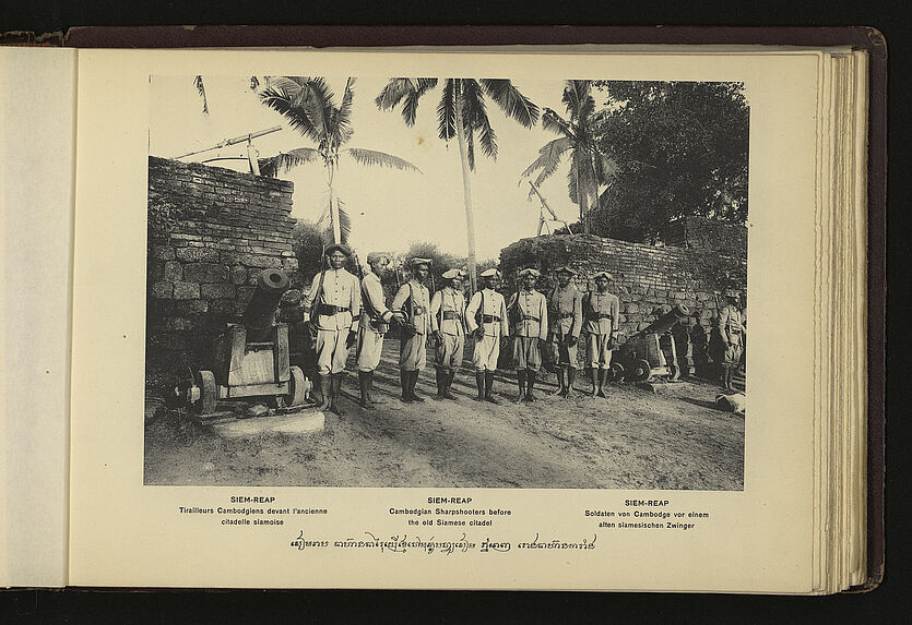 Siem-Reap : tirailleurs Cambodgiens et vieille citadelle Siamoise