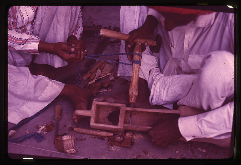Rajasthan : fabrication sarangi