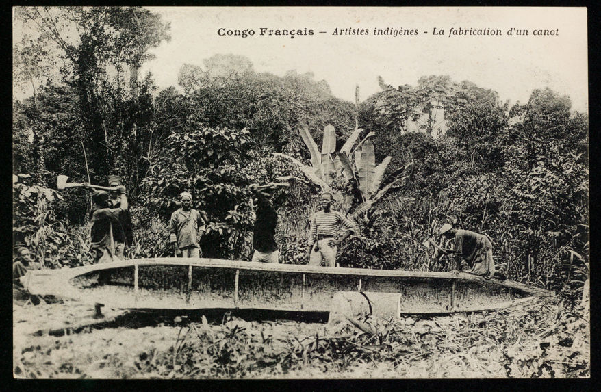 Congo Français. Artistes indigènes. La fabrication d'un canot