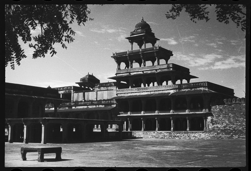 Pondichéry, Bain des Dieux. Agra [bande film de six vues]