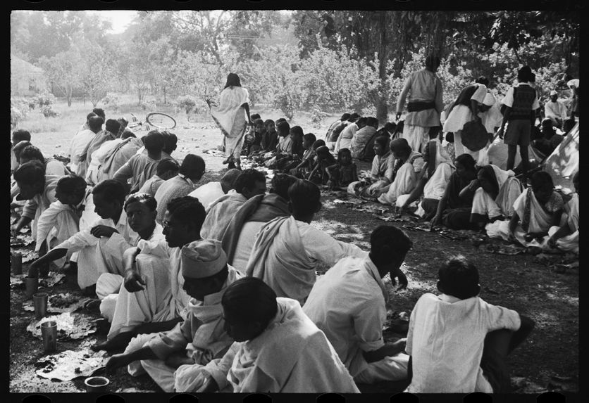 Shantiniketan (Namda Lal Bose) (Sriniketan). Pondichéry. Villiamour [bande film de six vues]