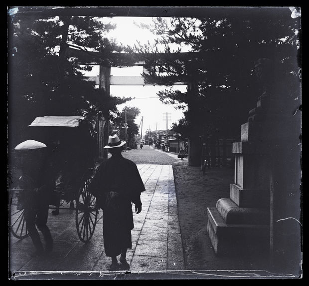 Torii du temple de Ghion [Ghiou ?], Narra