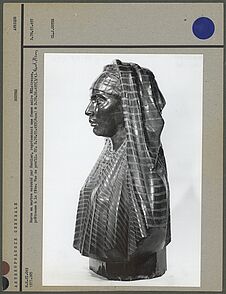 Buste en marbre, femme mulâtresse noire, profil