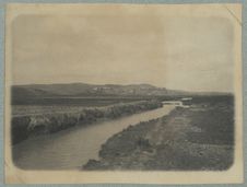 Madagascar ; fleuves ; 1896 [cours d'eau dans une plaine]