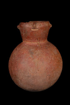 Vase à col céphalomorphe