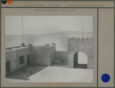 Vue du Poste français de Forts-Saint, en face Rhadamès, à l'horizon les dunes de…