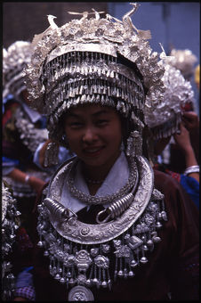 Costume de fête au festival de Kaili en 1999