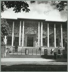 Paris. Musée des Colonies à la Porte Dorée [entrée]