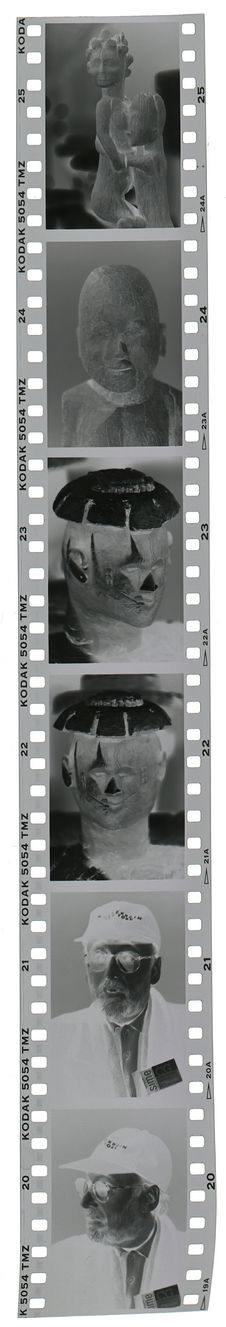 Sans titre [portrait de Jacques Kerchache et vue de l'exposition "L'art…