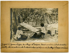 Femme indigène du village de Tuxpan tissant un xoloton à l'aide du métier…