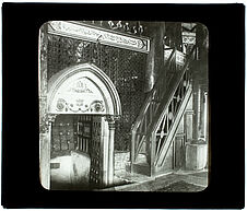 Jérusalem. Mosquée d'Omar, escalier conduisant sous la pierre