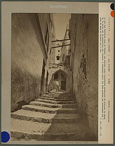 La rue des Sarrasins dans la casbah