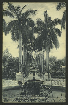 Fuente del Parque Colon - Fountain in Colon Park