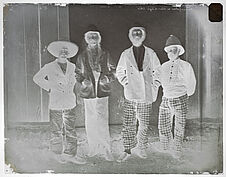 Mission Galliéni au retour de Ségou-Sikoro [Portrait de groupe d'hommes]