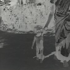 Petite fille paria tamoul portant un cache-sexe