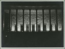 Sans titre [vue nocturne d'une façade du musée des Colonies]