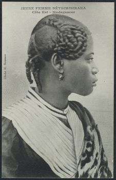 Jeune femme Bétsimisiraka