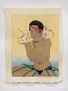 Basilio, jeune garçon de Saipan tenant des coquillages