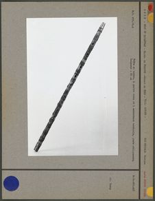 Flûte en bambou, à quatre trous et à embouchure terminale