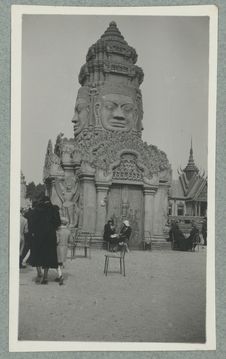 Exposition coloniale. Paris 1931 [temple d'Angkor]