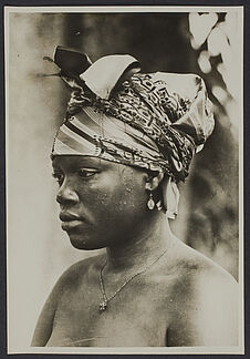 Coiffure aïzo, Parahoué, Athiémé, Dahomey