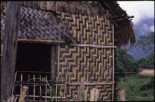 Maison Lisu de Myitkyina. Détail de la paroi en bambou tressé