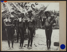 Groupe de femmes des environs de Port-Olry