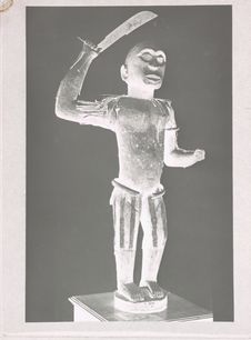 Statue en bois sculpté [représentant le roi Ghézo]