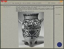Grand vase tripode en poterie, col court