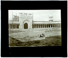 Agra. Galerie et porte d'entrée. Mosquée Perle