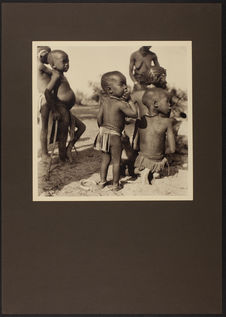 Enfants cuanyama à Mupanda
