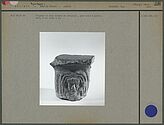 Fragment de vase tripode en céramique