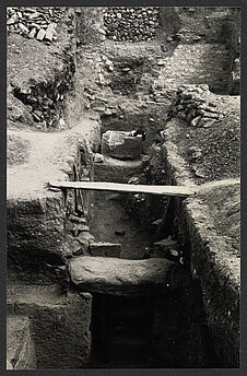 Lagunita, vue sur la coupe dans laquelle se trouve l'escalier qui conduit au…